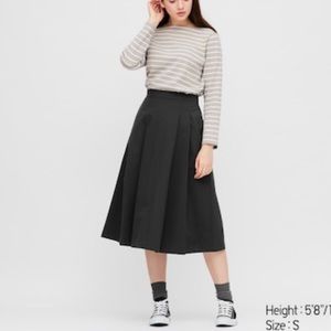[uniqlo] High Waisted Tucked Skirt XS